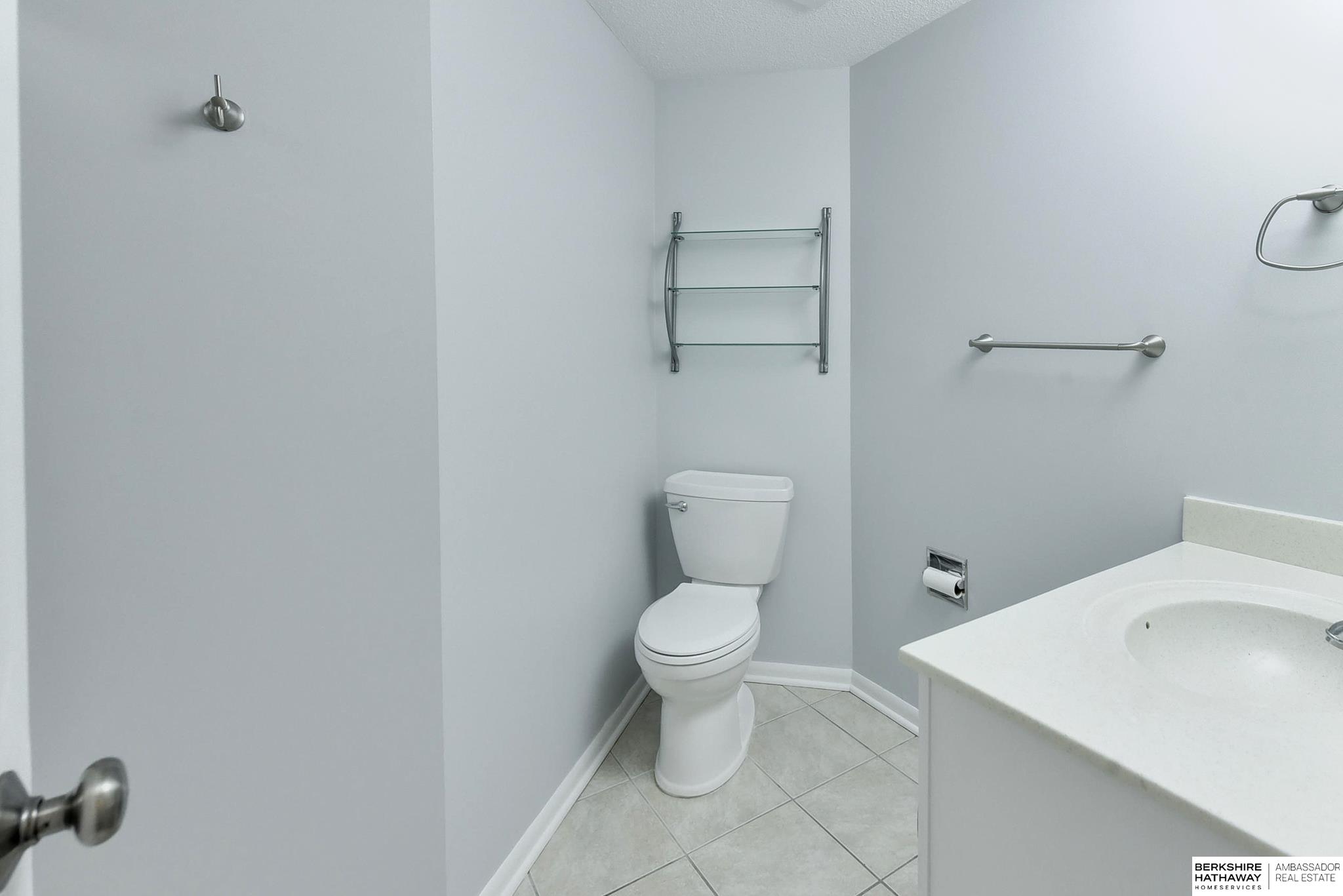 Omaha, Nebraska 68102, United States, 2 Bedrooms Bedrooms, ,2 BathroomsBathrooms,Residential,Active,54427