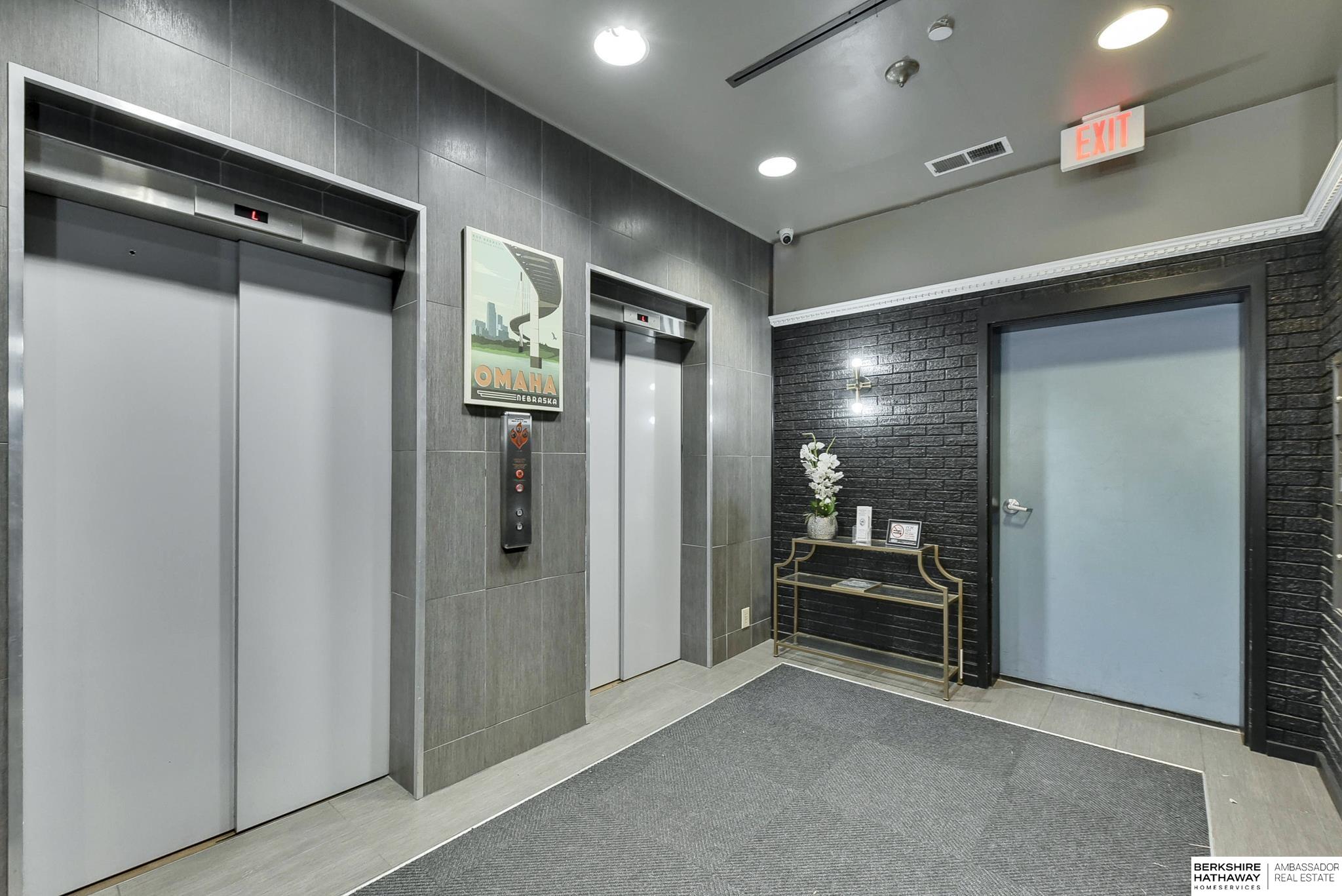 Omaha, Nebraska 68102, United States, 2 Bedrooms Bedrooms, ,2 BathroomsBathrooms,Residential,Active,54427