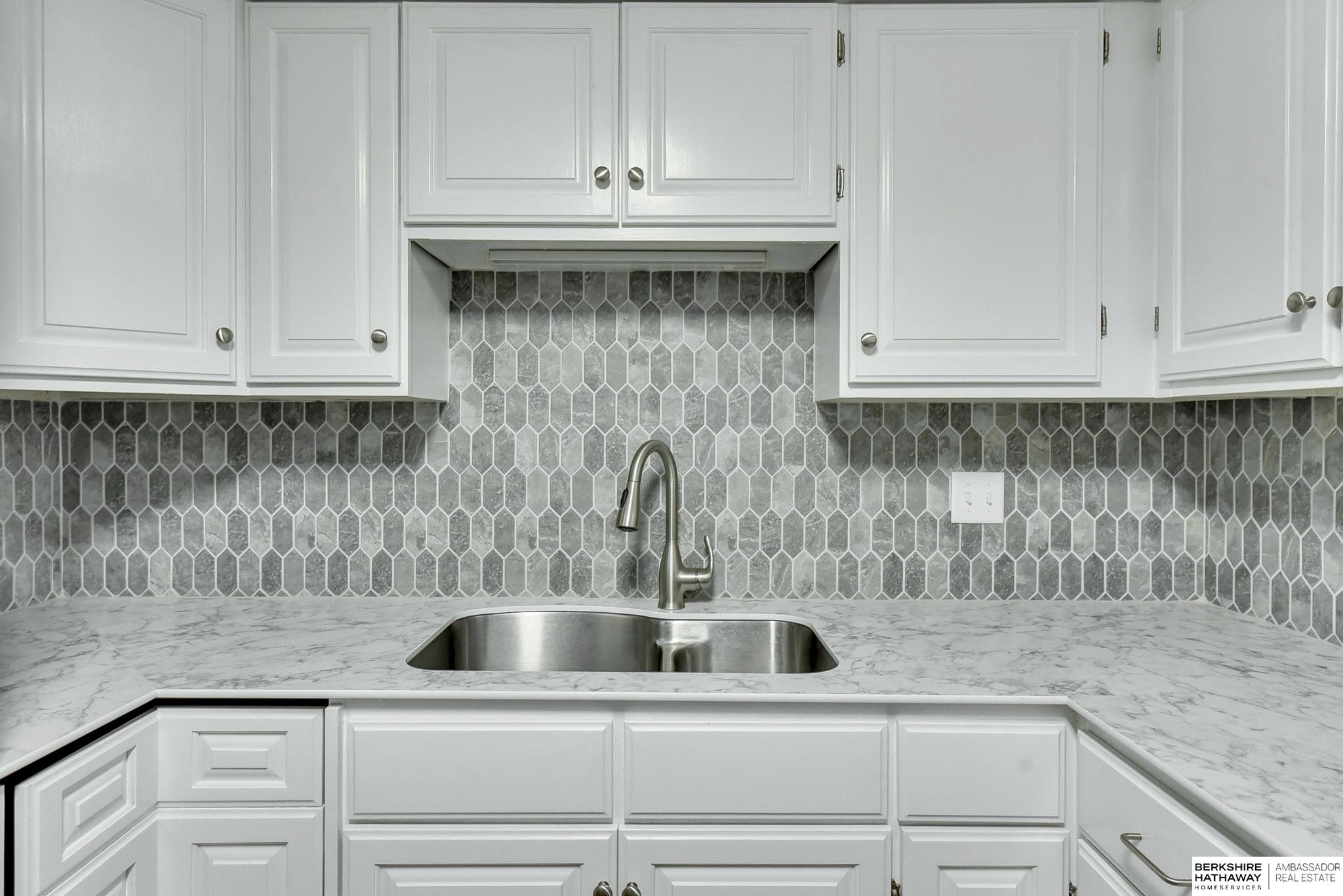 Omaha, Nebraska 68102, United States, 2 Bedrooms Bedrooms, ,2 BathroomsBathrooms,Residential,Active,54427