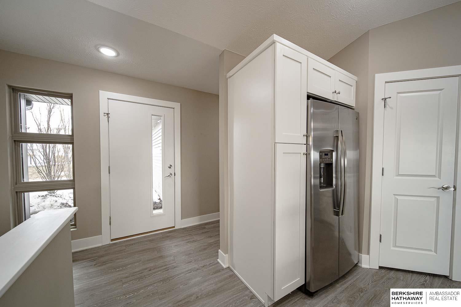 Omaha, Nebraska 68118, United States, 2 Bedrooms Bedrooms, ,2 BathroomsBathrooms,Residential,Active,54548