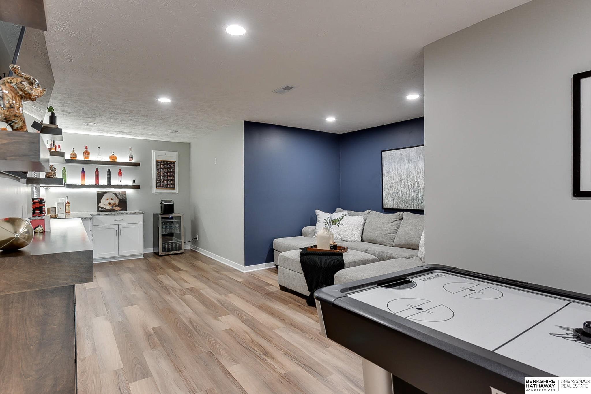 Bennington, Nebraska 68007, United States, 5 Bedrooms Bedrooms, ,4 BathroomsBathrooms,Residential,Active,88349