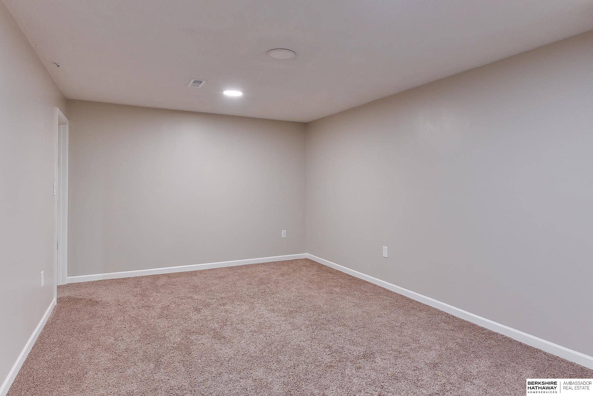 Omaha, Nebraska 68144, United States, 4 Bedrooms Bedrooms, ,4 BathroomsBathrooms,Residential,Active,95864