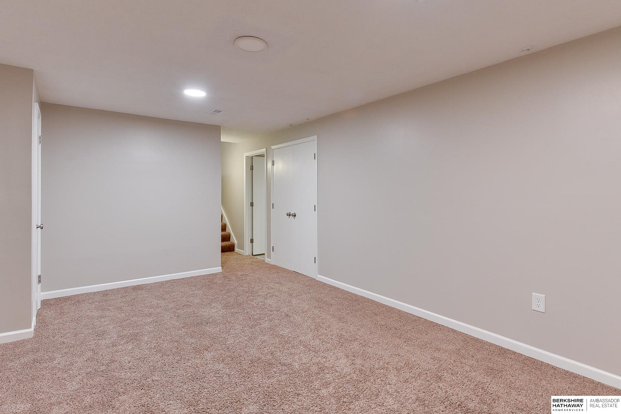 Omaha, Nebraska 68144, United States, 4 Bedrooms Bedrooms, ,4 BathroomsBathrooms,Residential,Active,95864