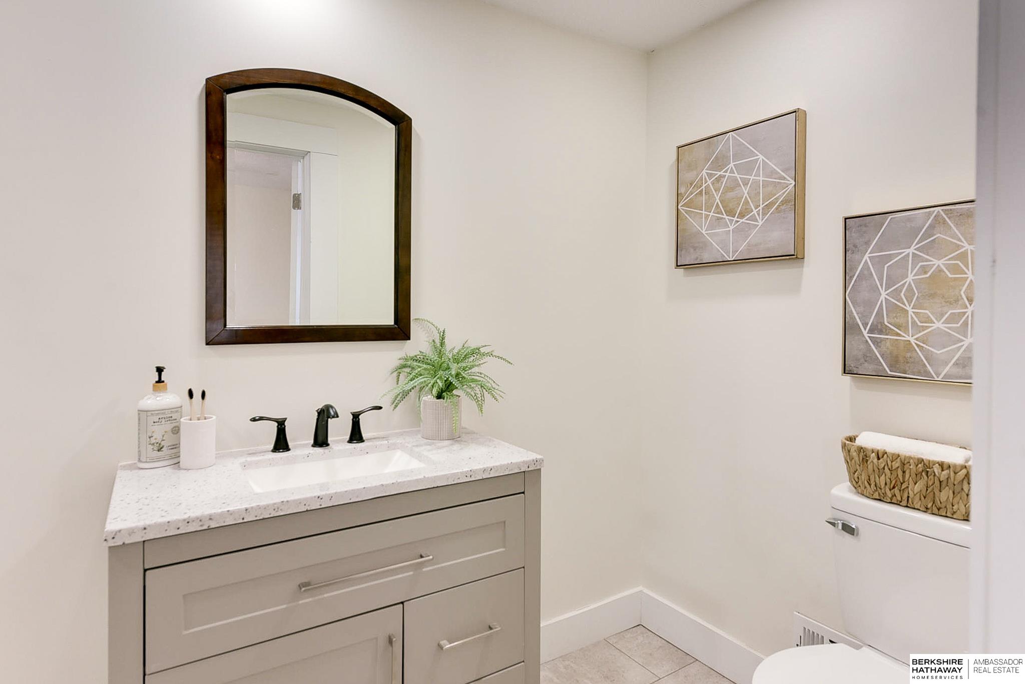 Omaha, Nebraska 68105, United States, 3 Bedrooms Bedrooms, ,3 BathroomsBathrooms,Residential,Active,900