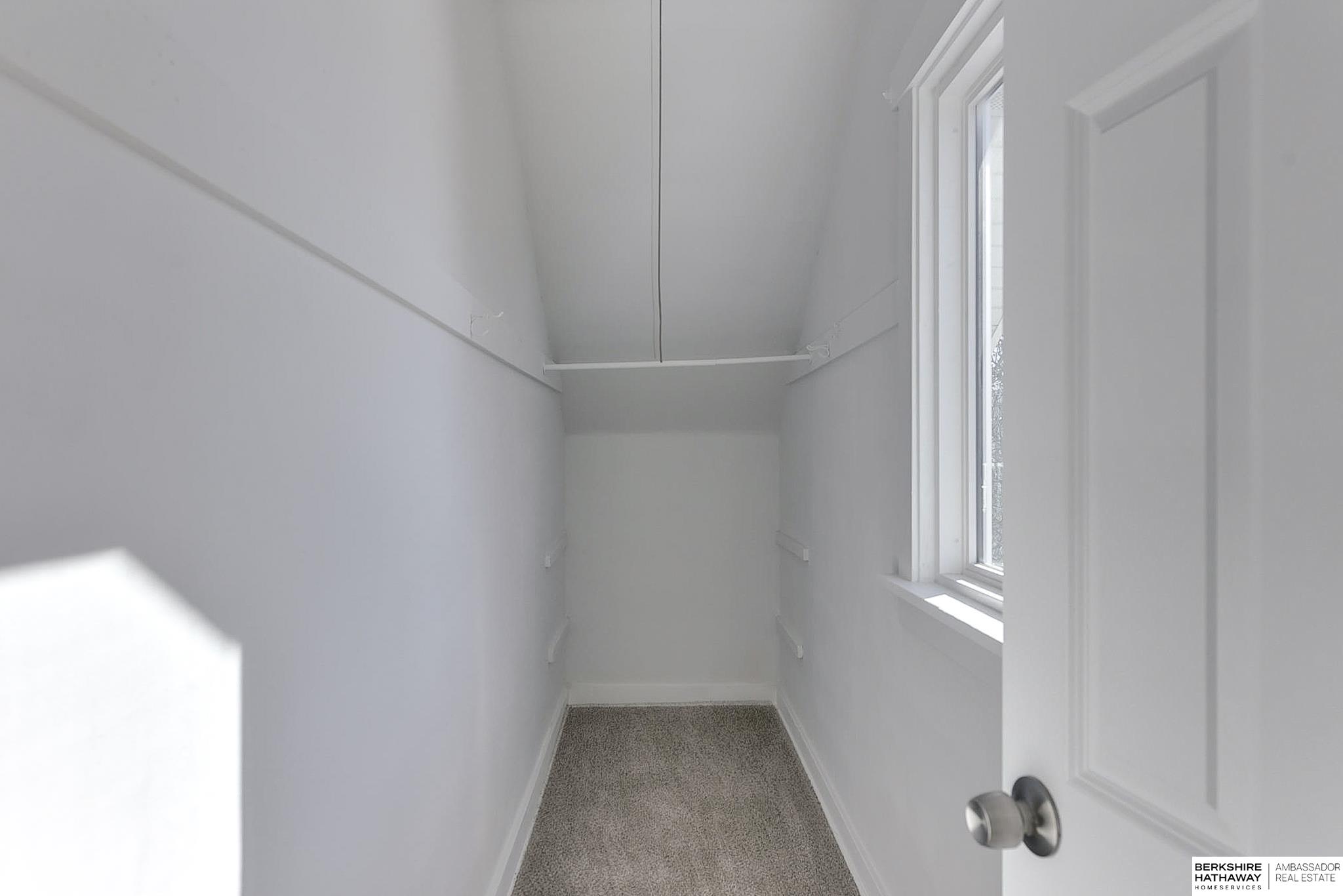 Omaha, Nebraska 68105, United States, 3 Bedrooms Bedrooms, ,3 BathroomsBathrooms,Residential,Active,900