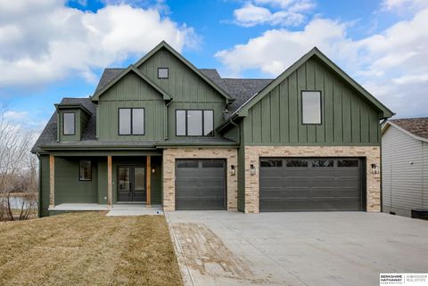 MLS: 22507955
