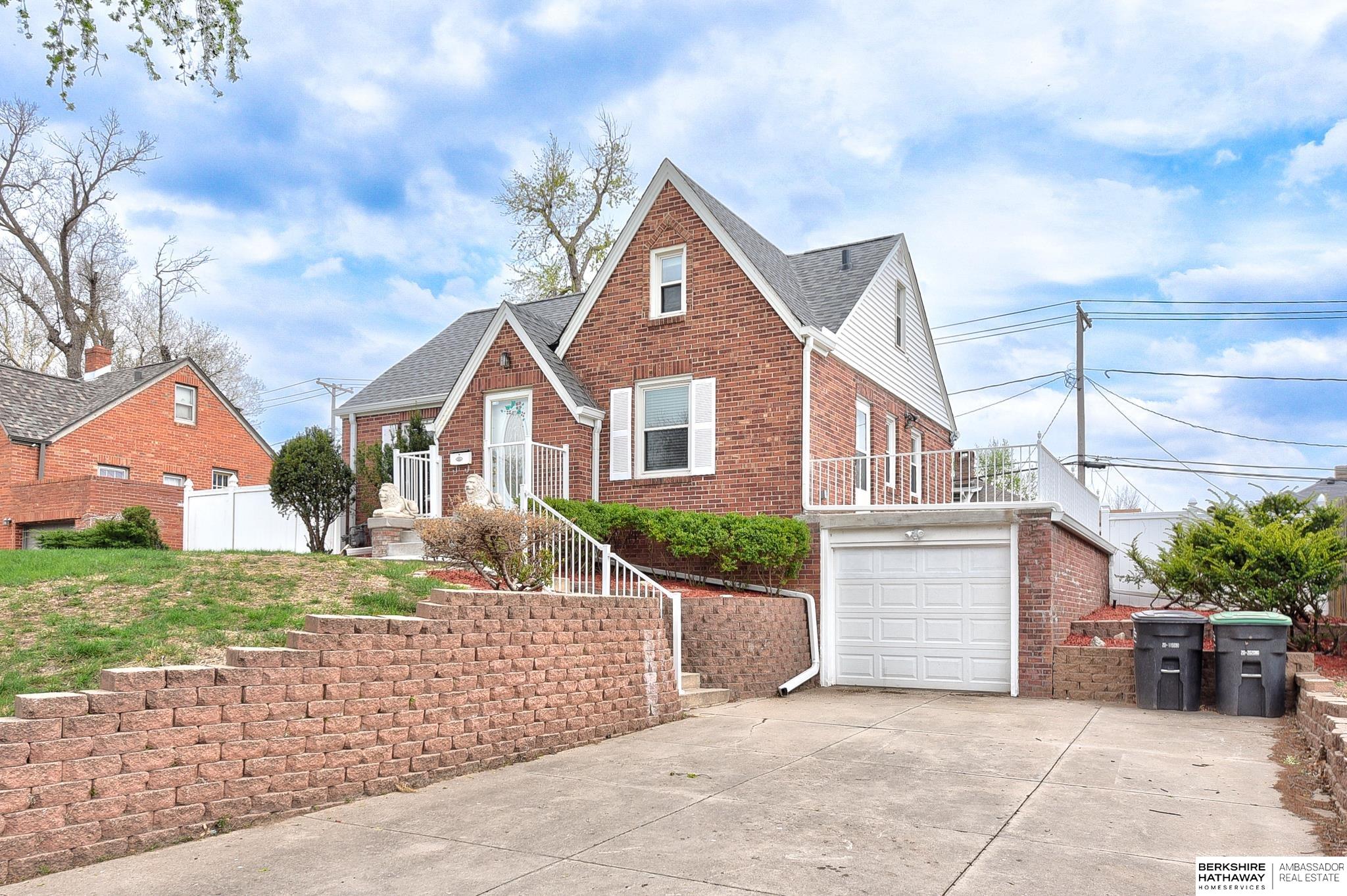 Omaha, Nebraska 68112, United States, 3 Bedrooms Bedrooms, ,2 BathroomsBathrooms,Residential,Active,112158