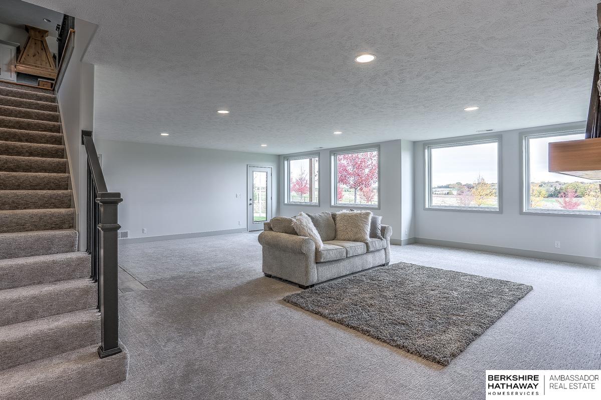 Papillion, Nebraska 68046, United States, 4 Bedrooms Bedrooms, ,3 BathroomsBathrooms,Residential,Active,102077