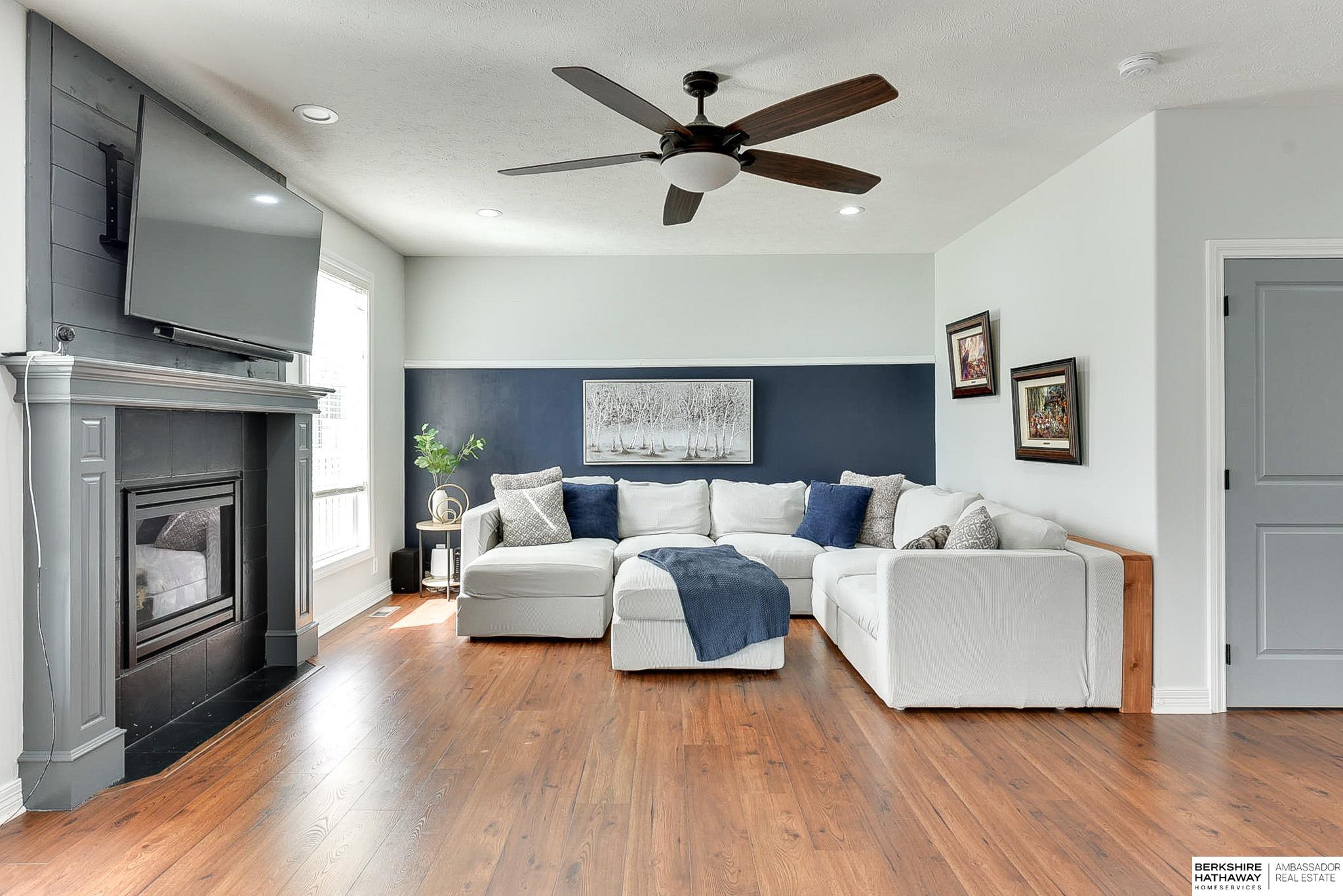 Papillion, Nebraska 68046, United States, 5 Bedrooms Bedrooms, ,4 BathroomsBathrooms,Residential,Active,92393