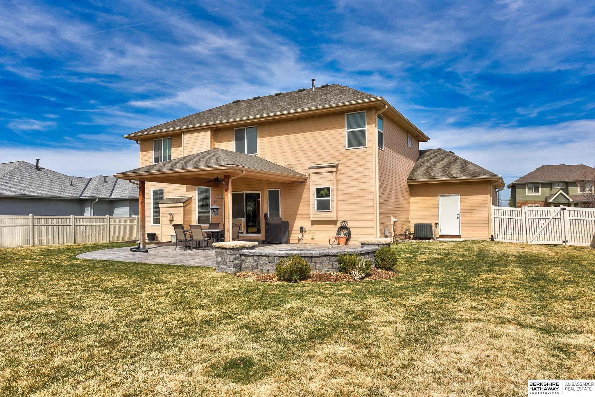 Papillion, Nebraska 68046, United States, 5 Bedrooms Bedrooms, ,4 BathroomsBathrooms,Residential,Active,92393