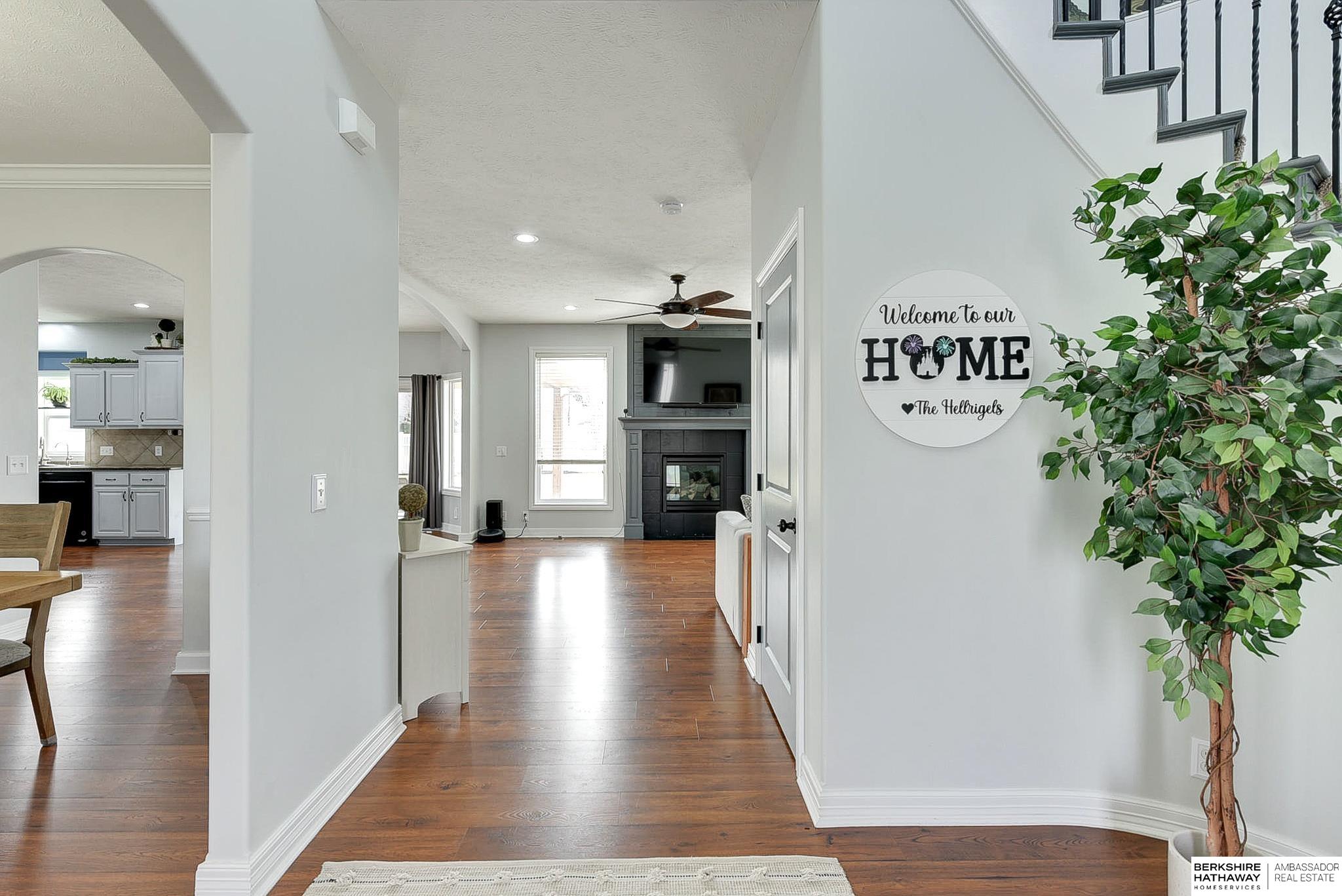 Papillion, Nebraska 68046, United States, 5 Bedrooms Bedrooms, ,4 BathroomsBathrooms,Residential,Active,92393