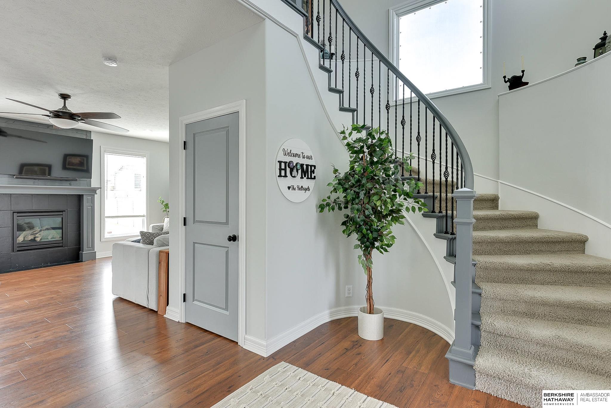 Papillion, Nebraska 68046, United States, 5 Bedrooms Bedrooms, ,4 BathroomsBathrooms,Residential,Active,92393