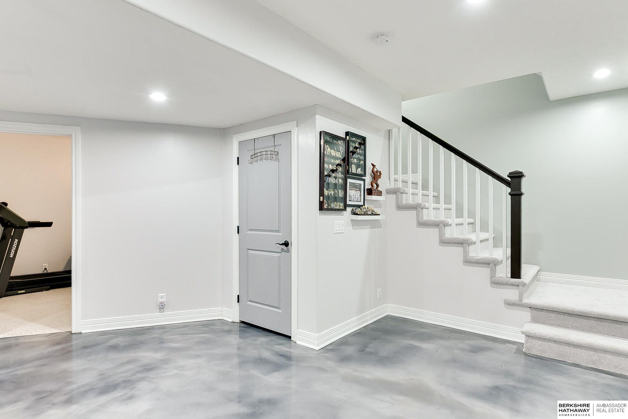 Papillion, Nebraska 68046, United States, 5 Bedrooms Bedrooms, ,4 BathroomsBathrooms,Residential,Active,92393