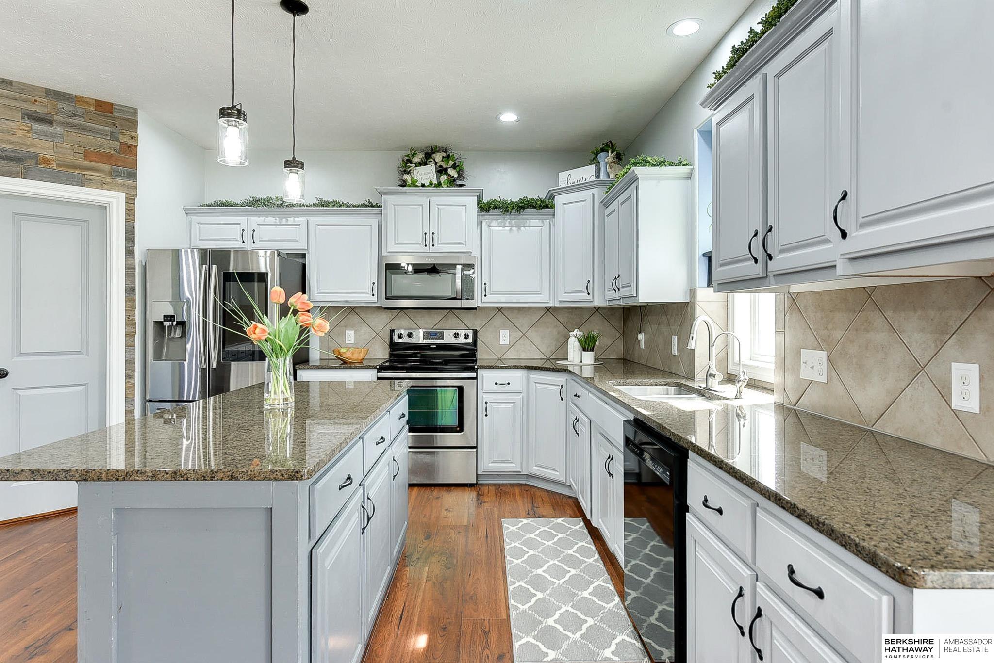 Papillion, Nebraska 68046, United States, 5 Bedrooms Bedrooms, ,4 BathroomsBathrooms,Residential,Active,92393