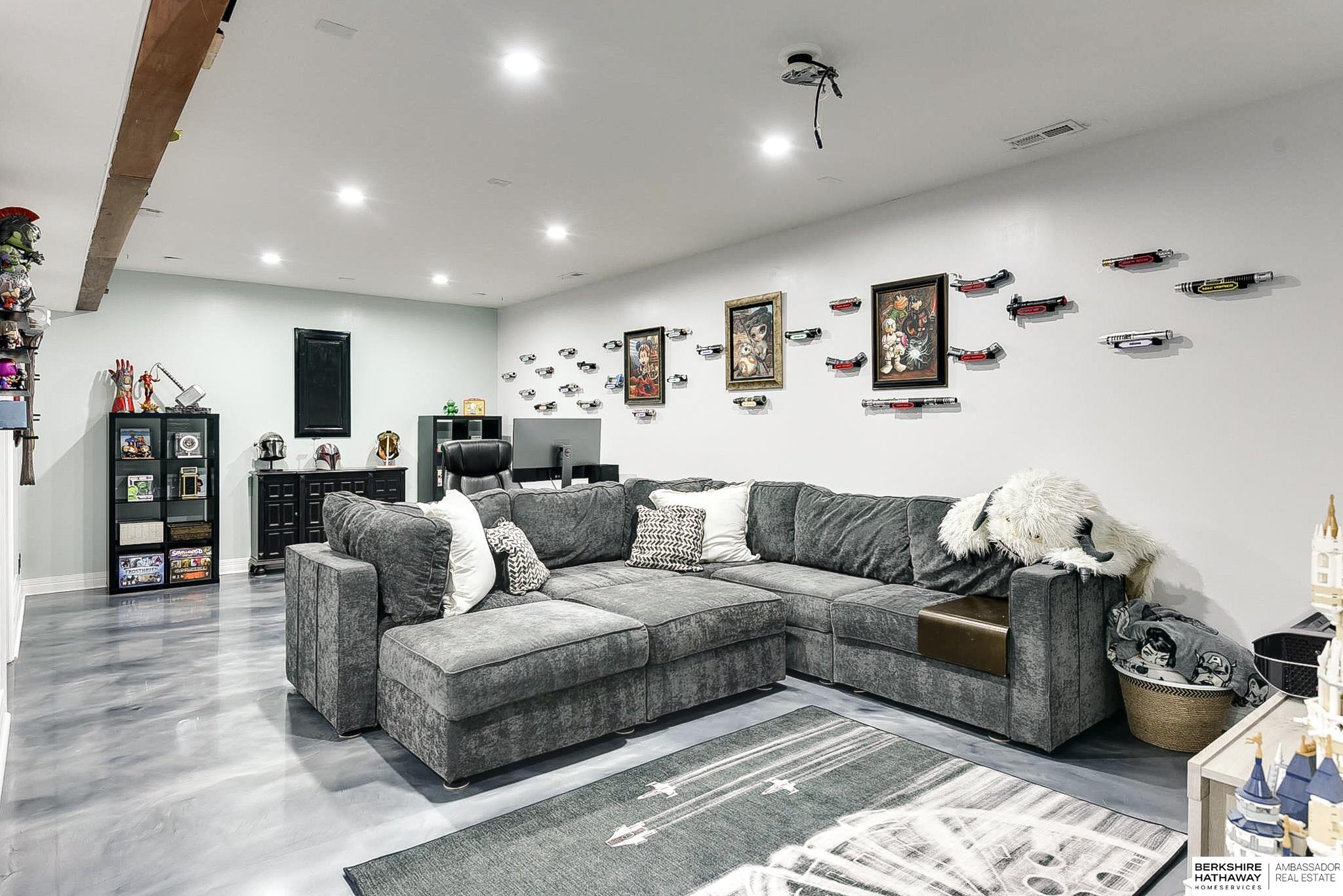 Papillion, Nebraska 68046, United States, 5 Bedrooms Bedrooms, ,4 BathroomsBathrooms,Residential,Active,92393