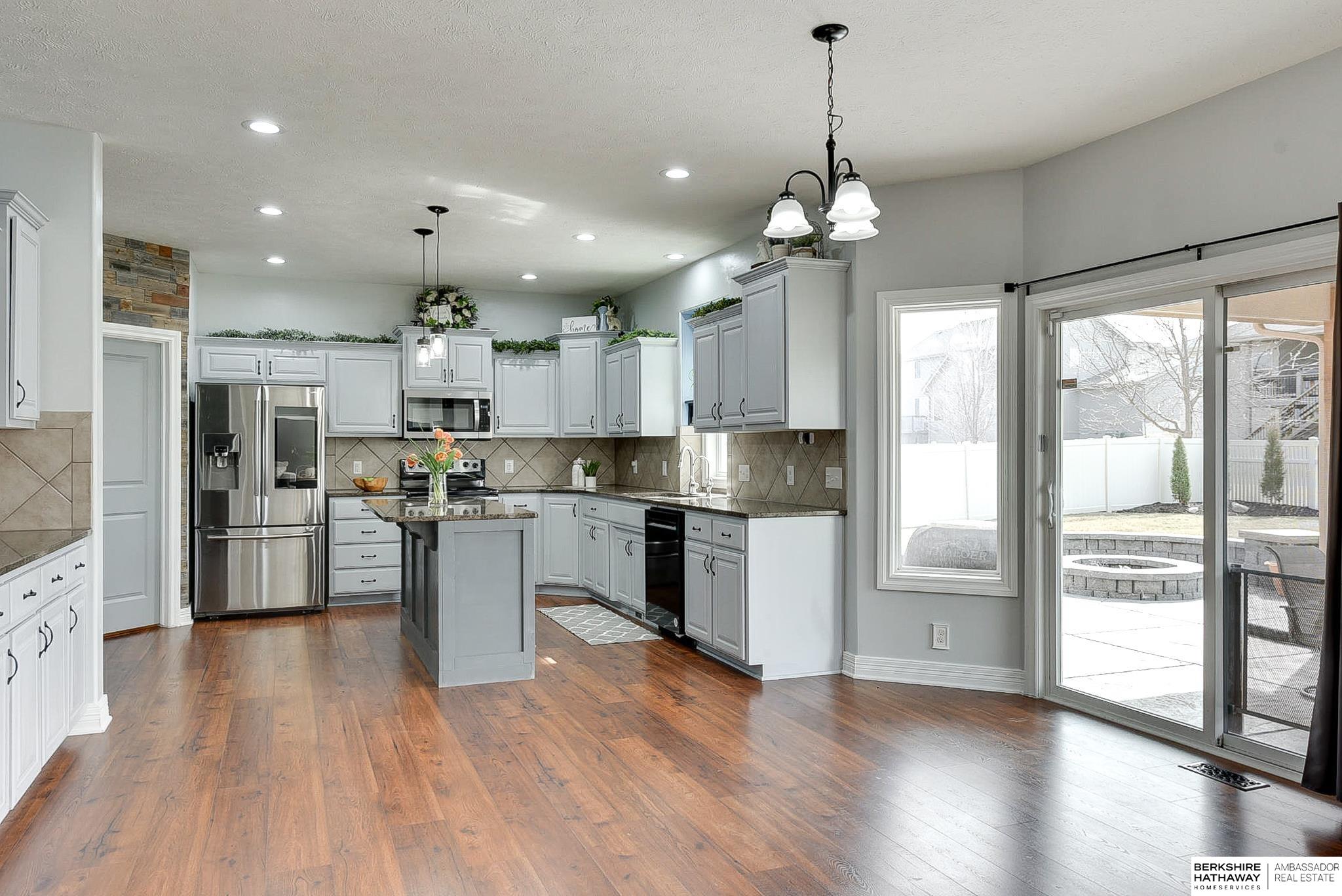 Papillion, Nebraska 68046, United States, 5 Bedrooms Bedrooms, ,4 BathroomsBathrooms,Residential,Active,92393