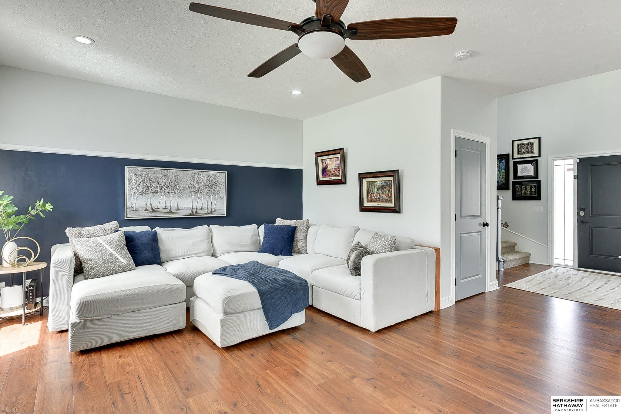 Papillion, Nebraska 68046, United States, 5 Bedrooms Bedrooms, ,4 BathroomsBathrooms,Residential,Active,92393