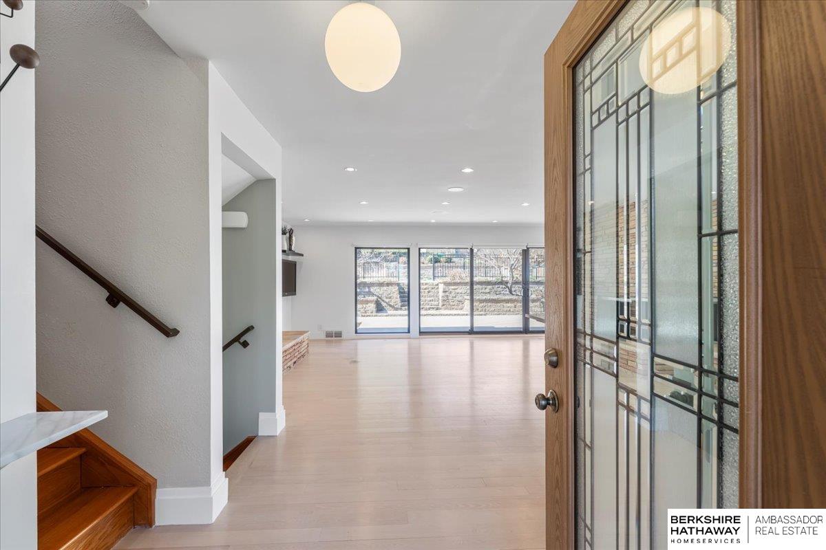 Omaha, Nebraska 68124, United States, 3 Bedrooms Bedrooms, ,4 BathroomsBathrooms,Residential,Active,98917