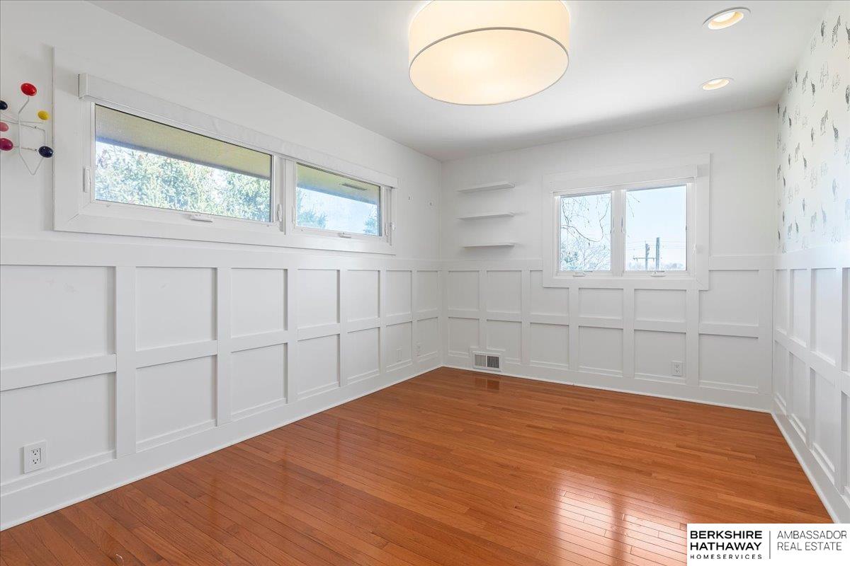 Omaha, Nebraska 68124, United States, 3 Bedrooms Bedrooms, ,4 BathroomsBathrooms,Residential,Active,98917