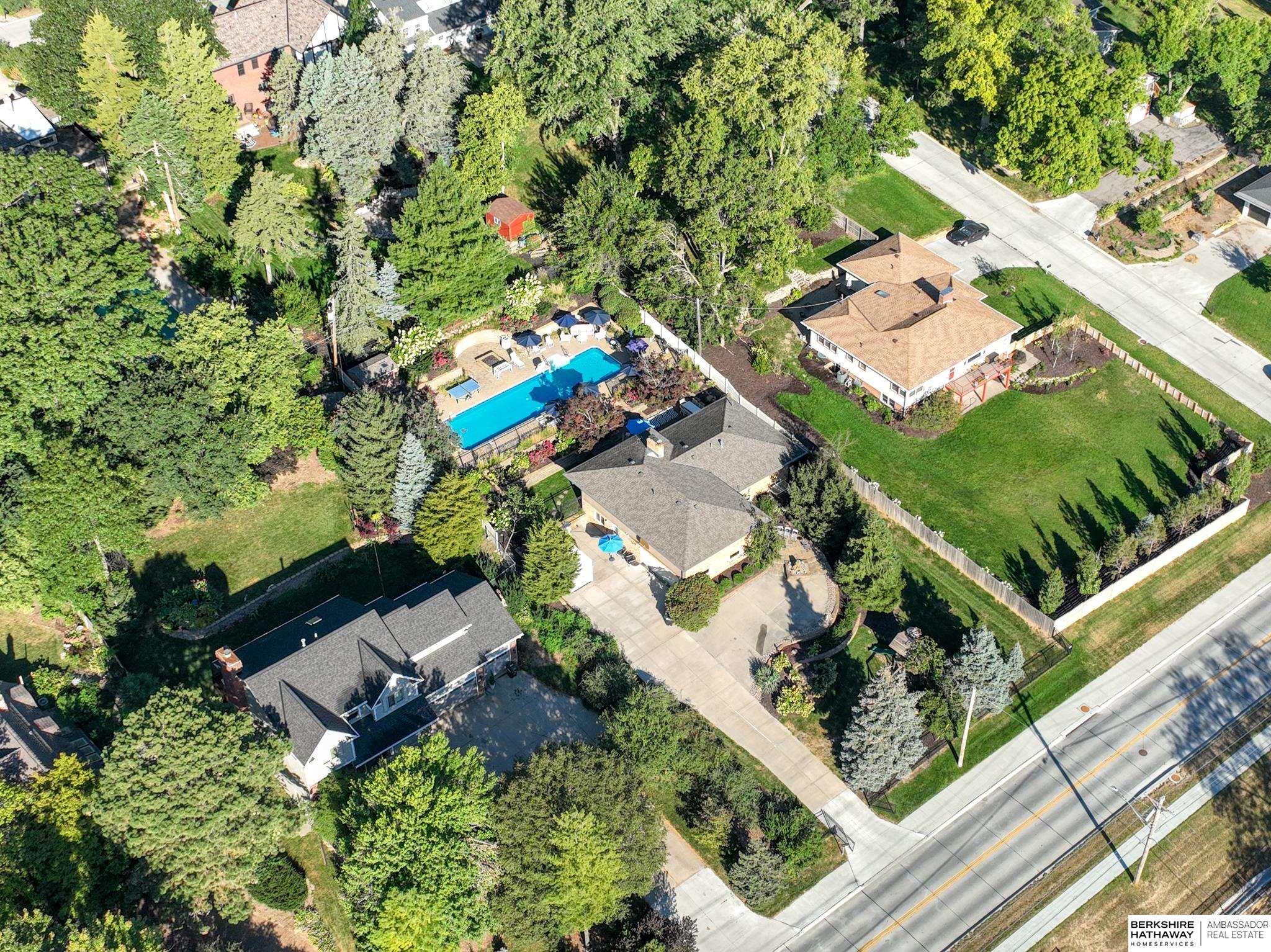 Omaha, Nebraska 68124, United States, 3 Bedrooms Bedrooms, ,4 BathroomsBathrooms,Residential,Active,98917