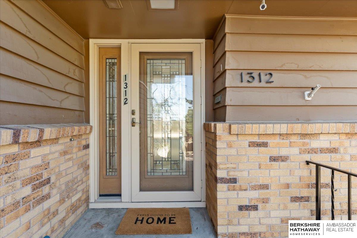 Omaha, Nebraska 68124, United States, 3 Bedrooms Bedrooms, ,4 BathroomsBathrooms,Residential,Active,98917