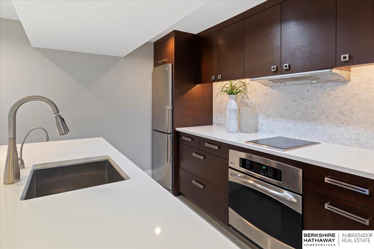 Omaha, Nebraska 68124, United States, 3 Bedrooms Bedrooms, ,4 BathroomsBathrooms,Residential,Active,98917