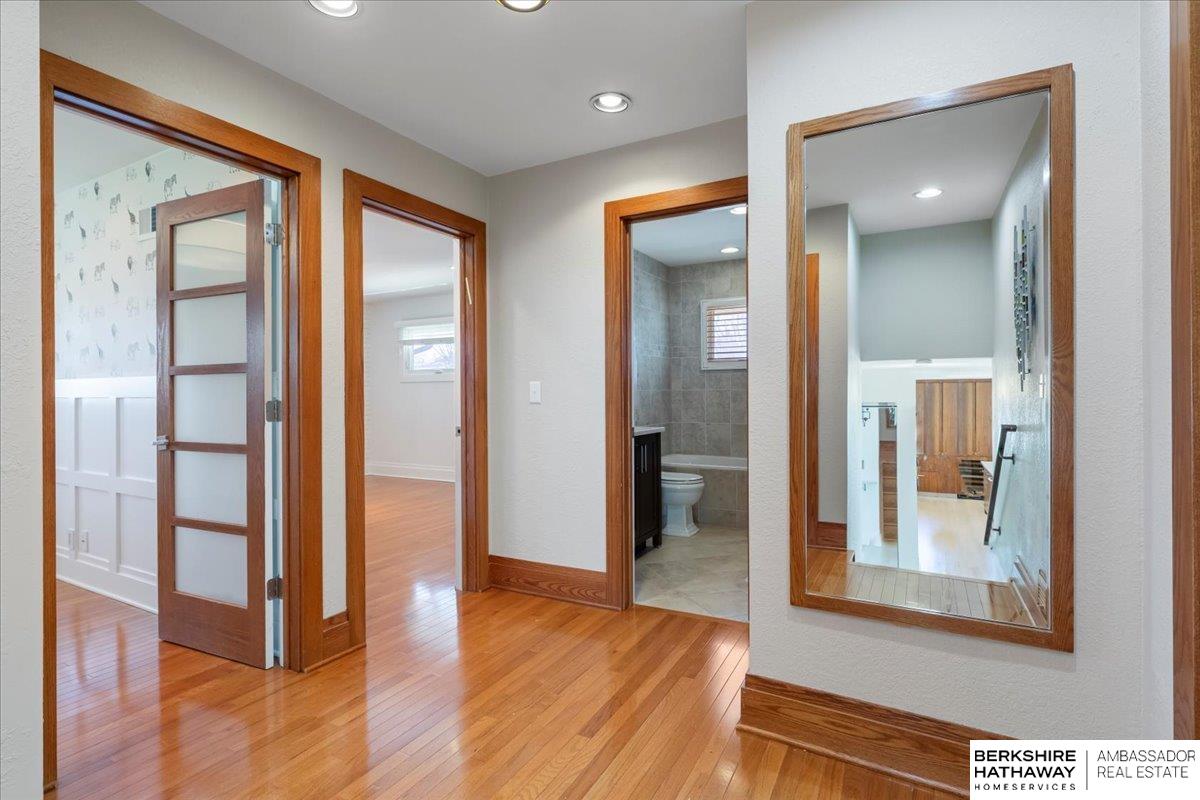 Omaha, Nebraska 68124, United States, 3 Bedrooms Bedrooms, ,4 BathroomsBathrooms,Residential,Active,98917