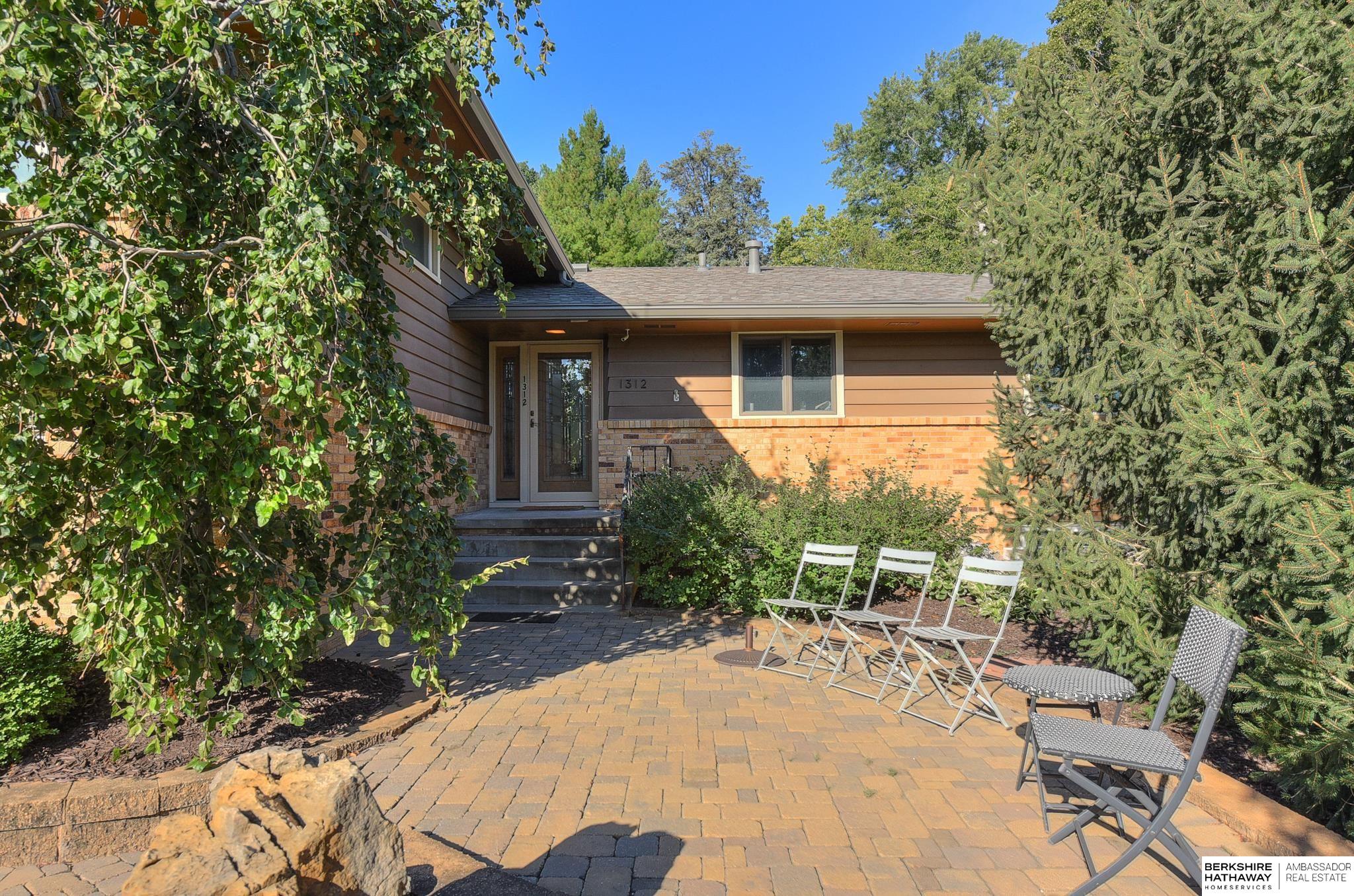 Omaha, Nebraska 68124, United States, 3 Bedrooms Bedrooms, ,4 BathroomsBathrooms,Residential,Active,98917