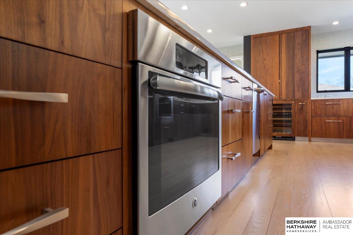 Omaha, Nebraska 68124, United States, 3 Bedrooms Bedrooms, ,4 BathroomsBathrooms,Residential,Active,98917