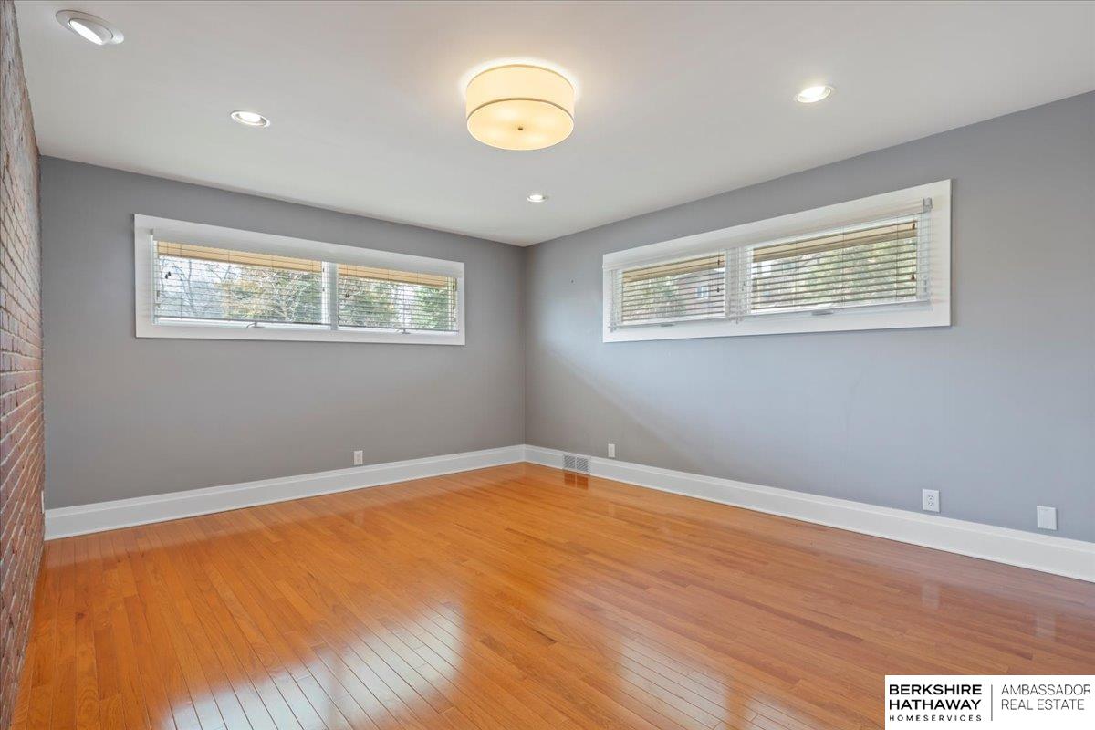 Omaha, Nebraska 68124, United States, 3 Bedrooms Bedrooms, ,4 BathroomsBathrooms,Residential,Active,98917