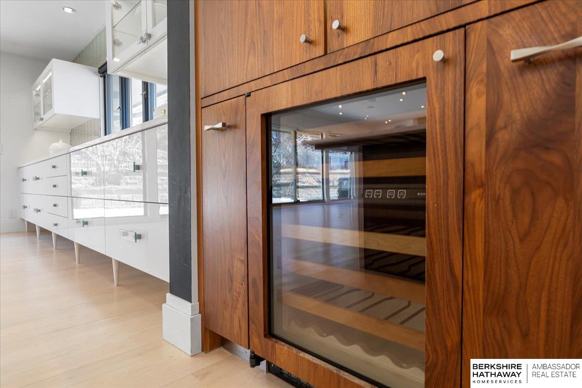 Omaha, Nebraska 68124, United States, 3 Bedrooms Bedrooms, ,4 BathroomsBathrooms,Residential,Active,98917