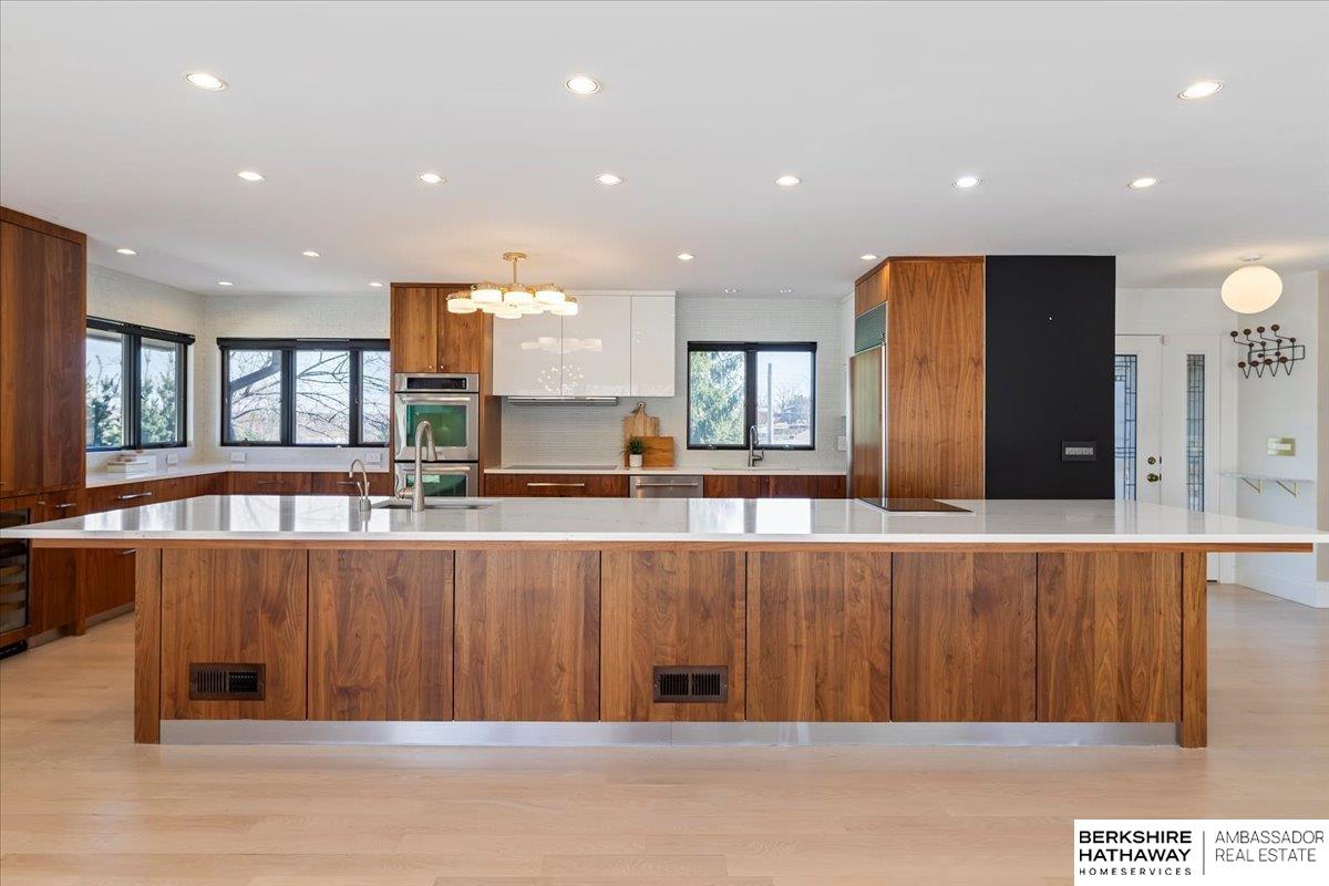 Omaha, Nebraska 68124, United States, 3 Bedrooms Bedrooms, ,4 BathroomsBathrooms,Residential,Active,98917