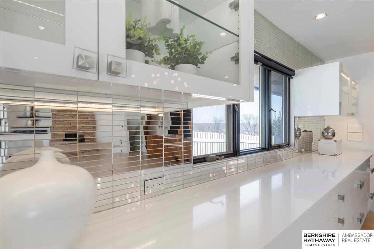 Omaha, Nebraska 68124, United States, 3 Bedrooms Bedrooms, ,4 BathroomsBathrooms,Residential,Active,98917