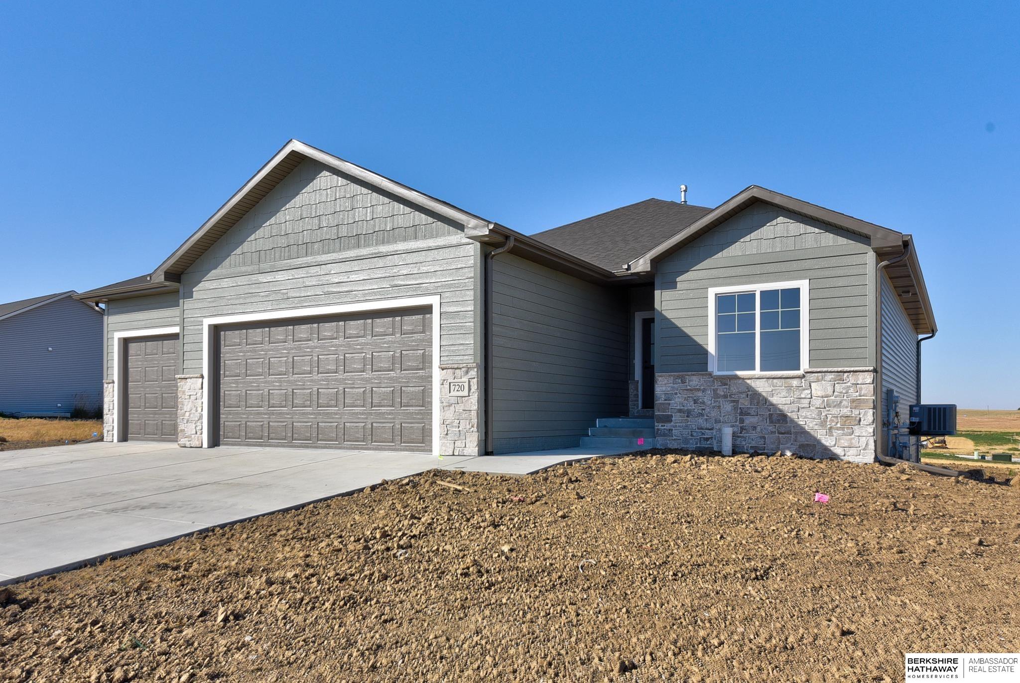 Wahoo, Nebraska 68066, United States, 4 Bedrooms Bedrooms, ,3 BathroomsBathrooms,Residential,Pending,38390