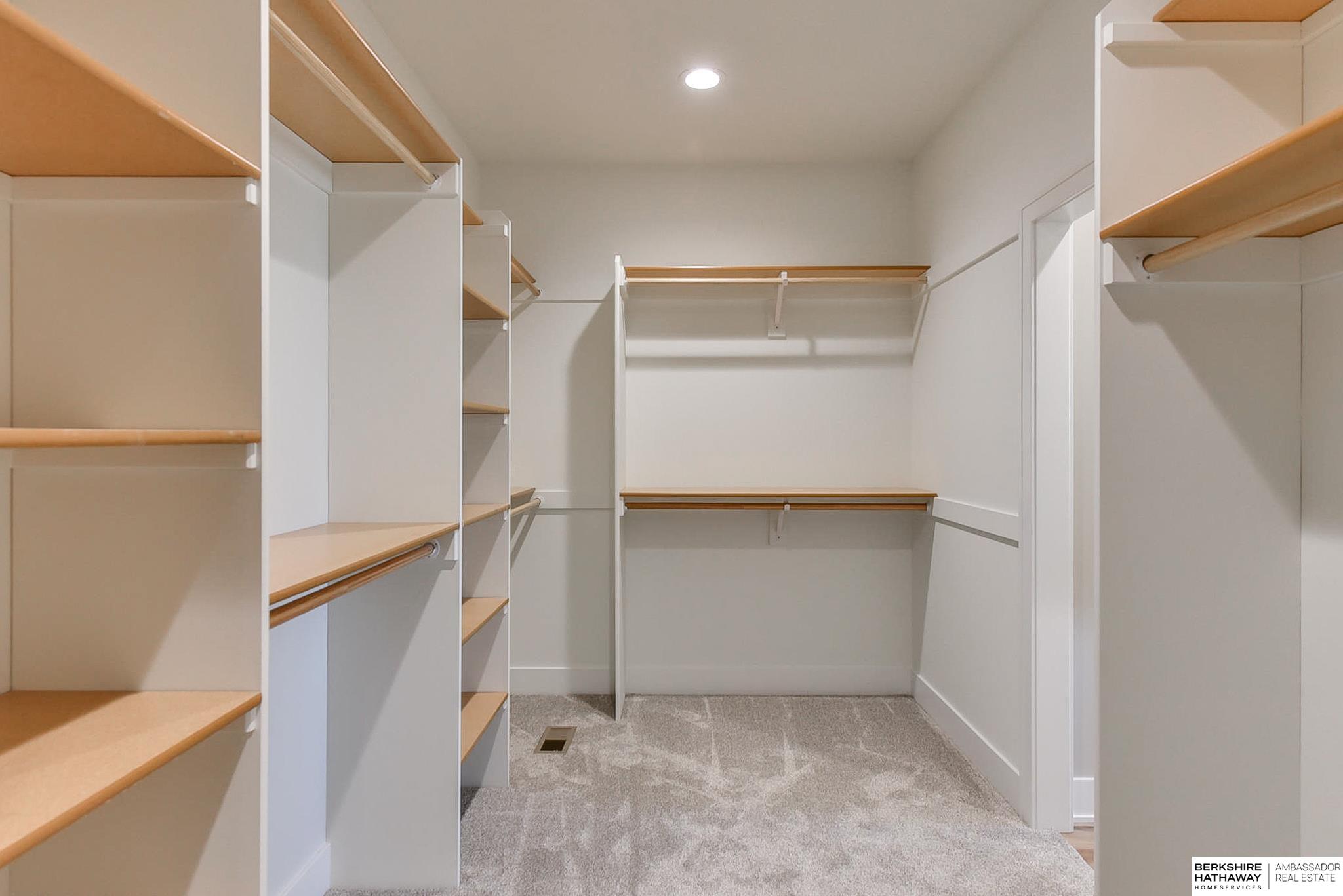 Wahoo, Nebraska 68066, United States, 4 Bedrooms Bedrooms, ,3 BathroomsBathrooms,Residential,Pending,38390