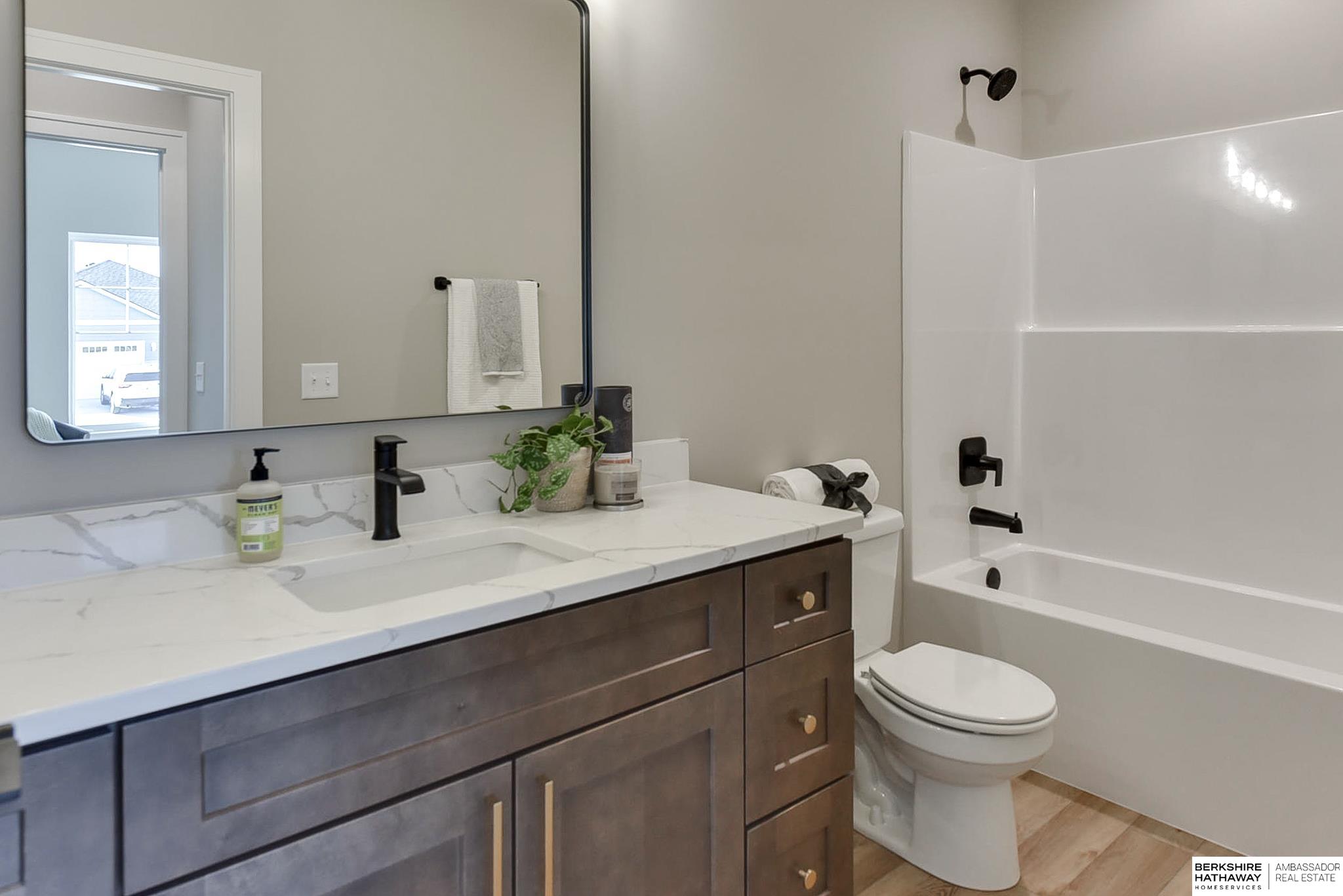 Wahoo, Nebraska 68066, United States, 4 Bedrooms Bedrooms, ,3 BathroomsBathrooms,Residential,Pending,38390