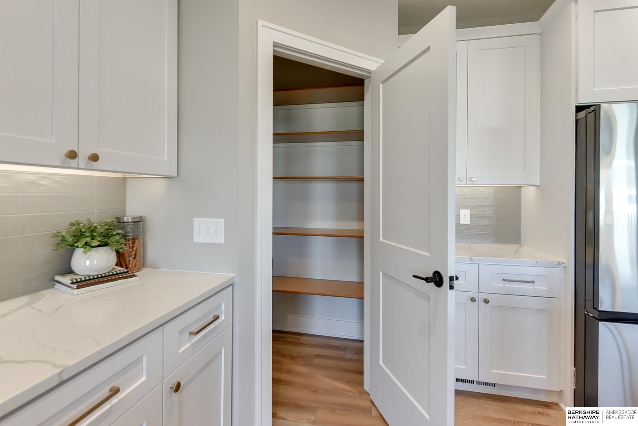 Wahoo, Nebraska 68066, United States, 4 Bedrooms Bedrooms, ,3 BathroomsBathrooms,Residential,Pending,38390