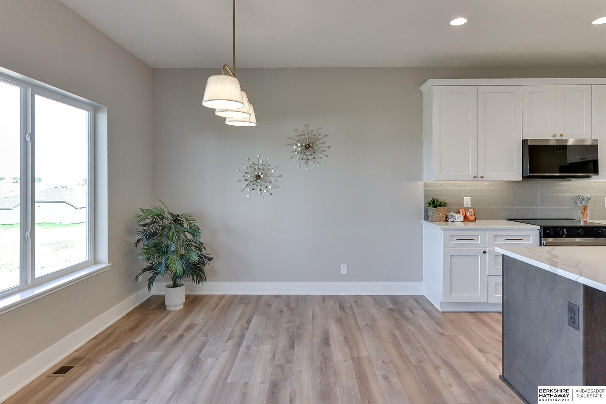 Wahoo, Nebraska 68066, United States, 4 Bedrooms Bedrooms, ,3 BathroomsBathrooms,Residential,Pending,38390