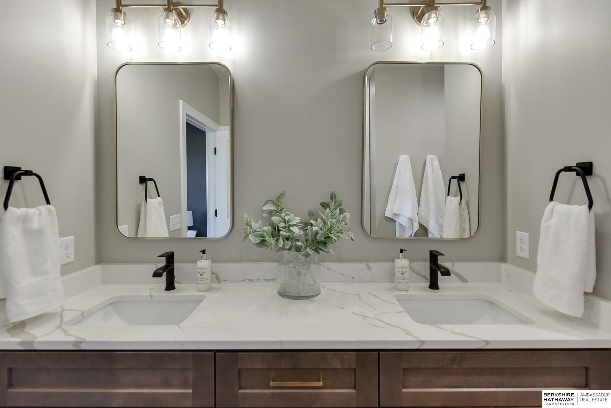 Wahoo, Nebraska 68066, United States, 4 Bedrooms Bedrooms, ,3 BathroomsBathrooms,Residential,Pending,38390