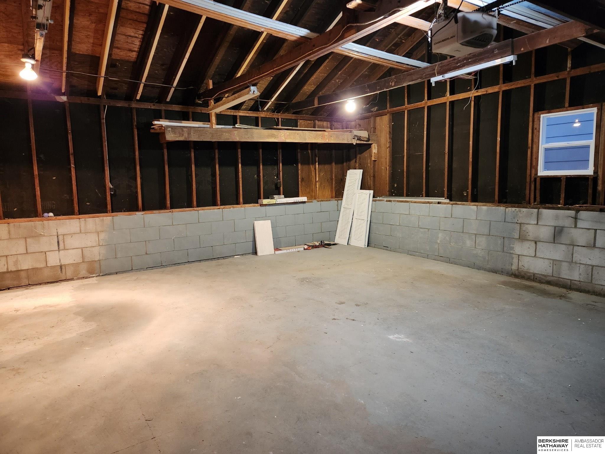 Tecumseh, Nebraska 68450, United States, 4 Bedrooms Bedrooms, ,2 BathroomsBathrooms,Residential,Active,27185