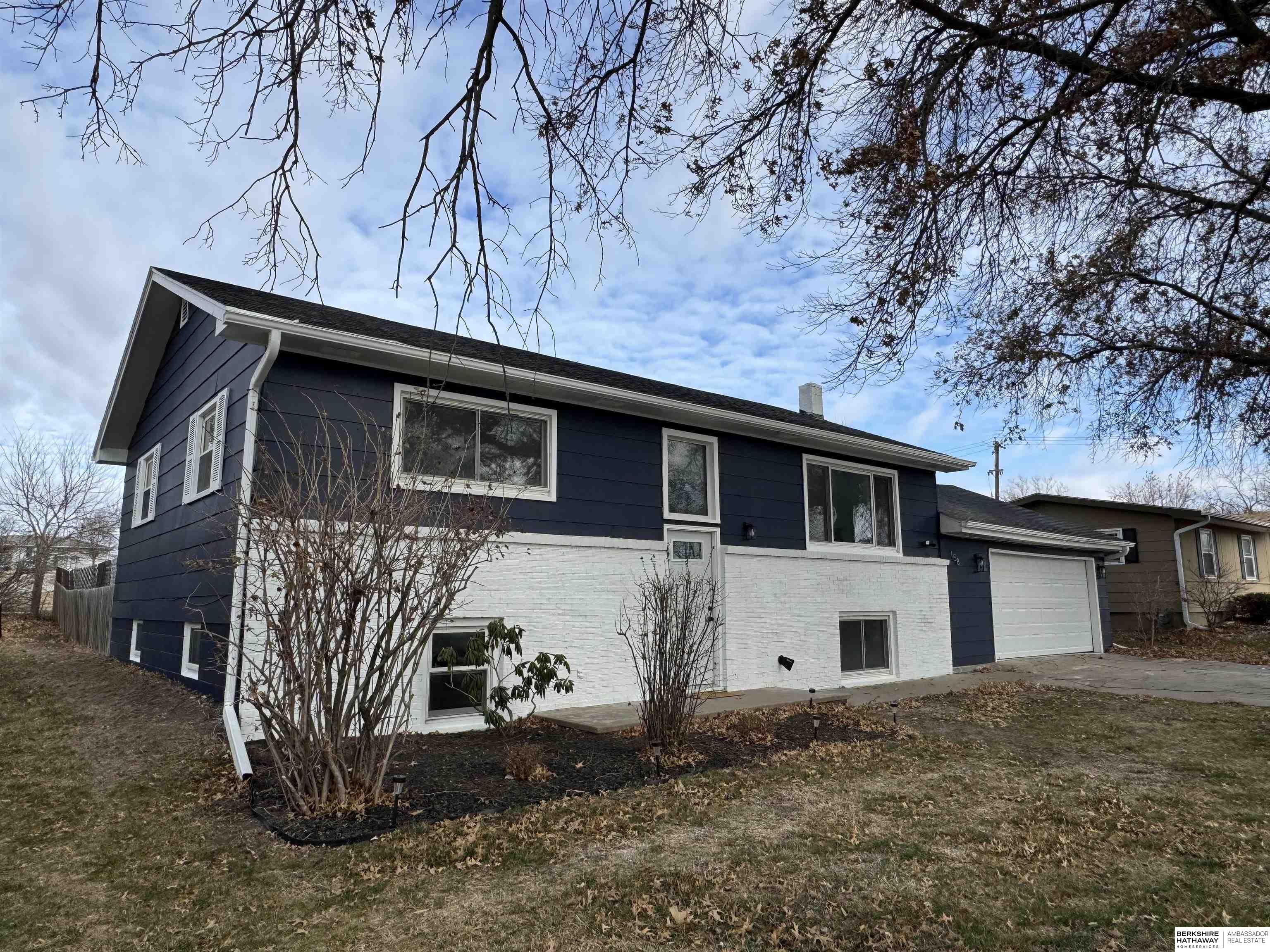 Tecumseh, Nebraska 68450, United States, 4 Bedrooms Bedrooms, ,2 BathroomsBathrooms,Residential,Active,27185