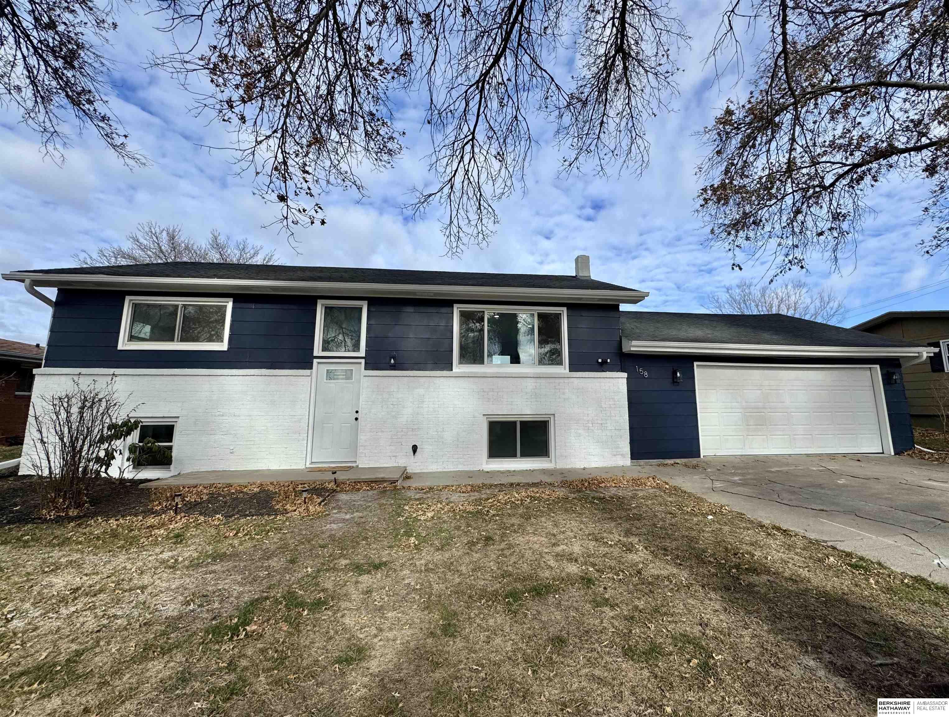 Tecumseh, Nebraska 68450, United States, 4 Bedrooms Bedrooms, ,2 BathroomsBathrooms,Residential,Active,27185