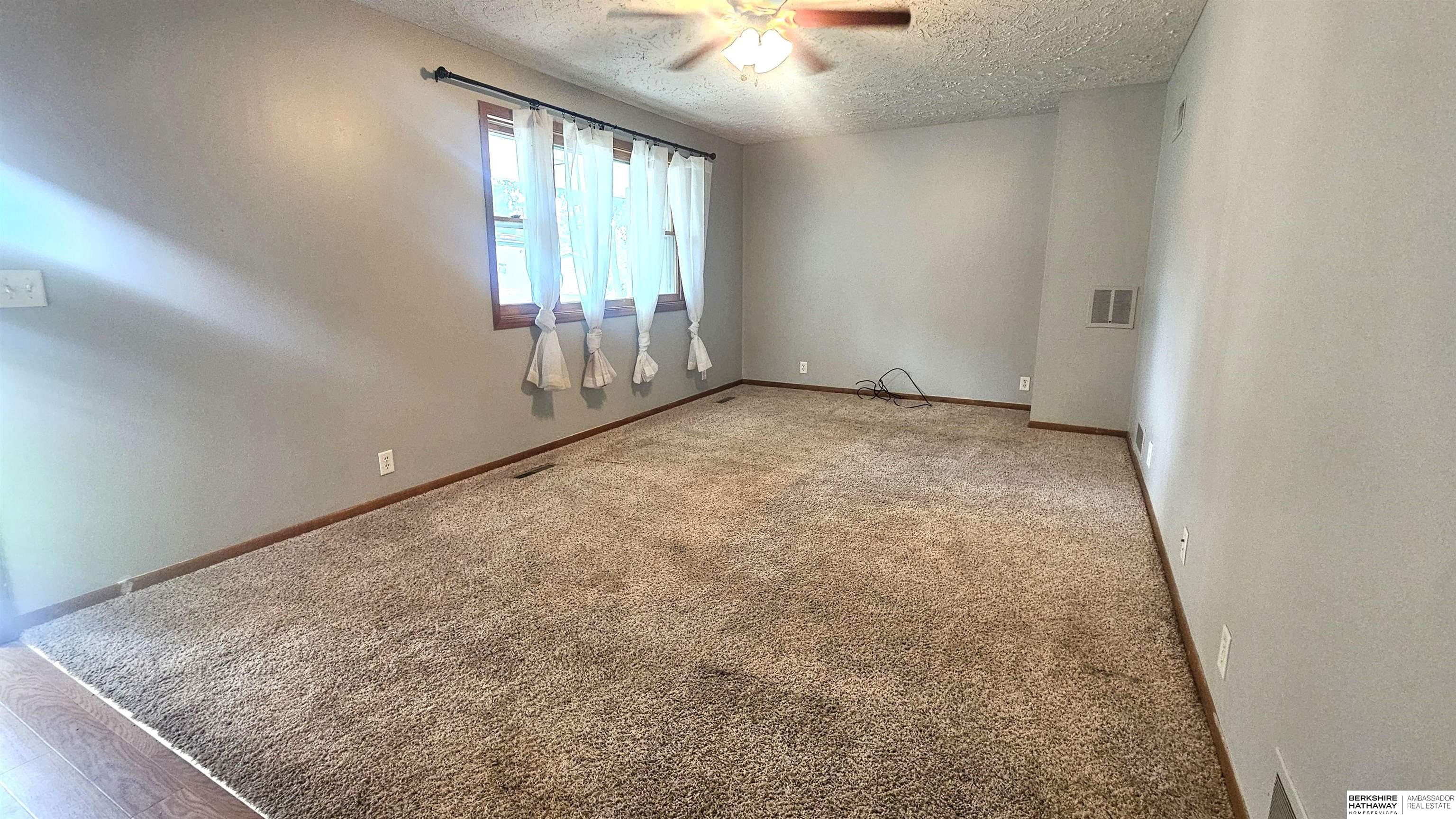 Valparaiso, Nebraska 68065, United States, 4 Bedrooms Bedrooms, ,3 BathroomsBathrooms,Residential,Pending,51630