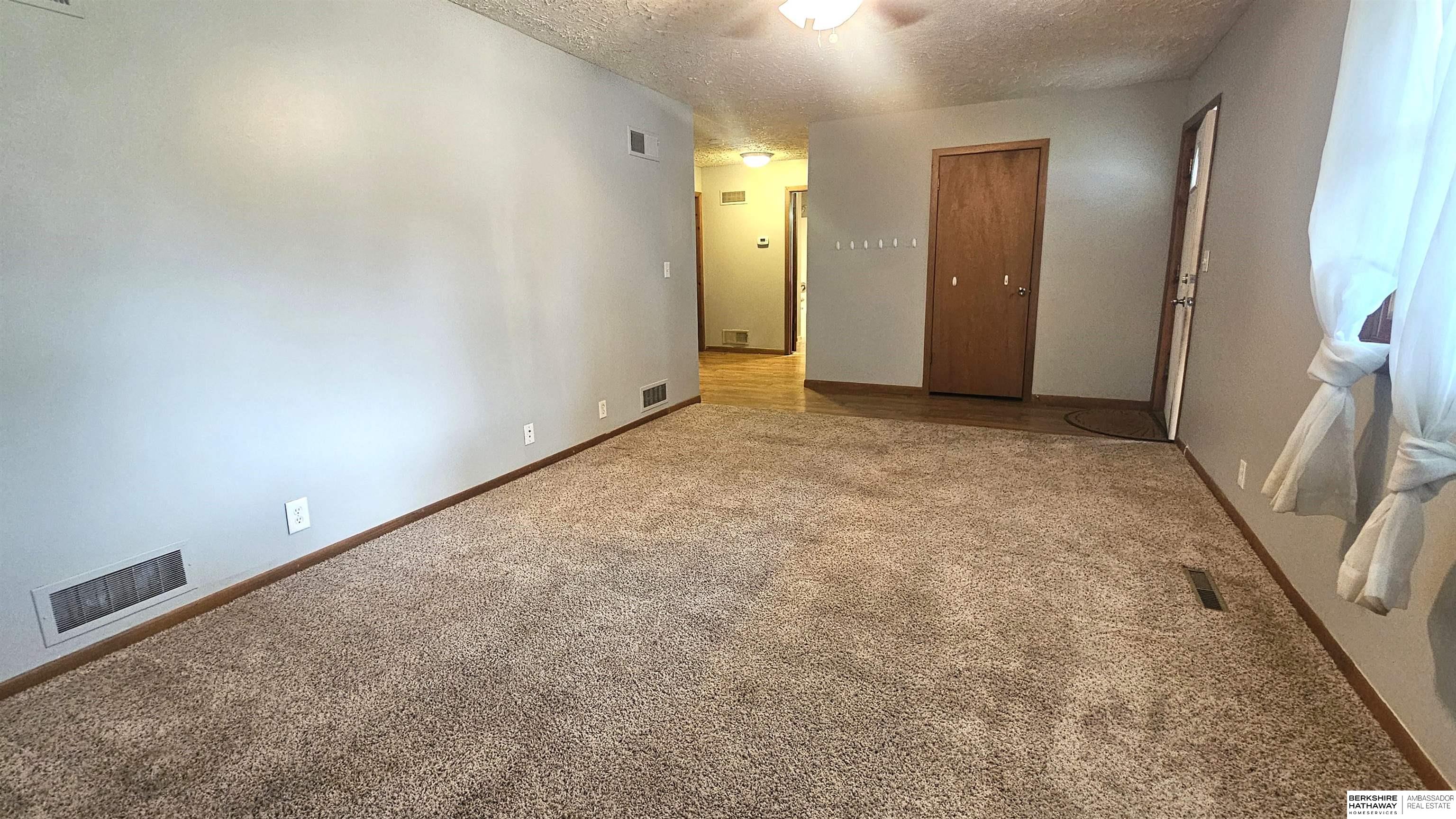 Valparaiso, Nebraska 68065, United States, 4 Bedrooms Bedrooms, ,3 BathroomsBathrooms,Residential,Pending,51630