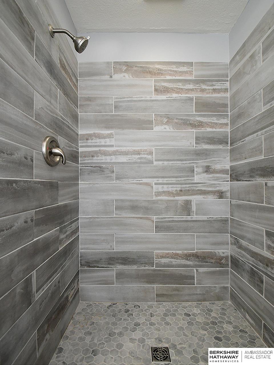 Carter Lake, Iowa 51501, United States, 3 Bedrooms Bedrooms, ,2 BathroomsBathrooms,Residential,Pending,105219