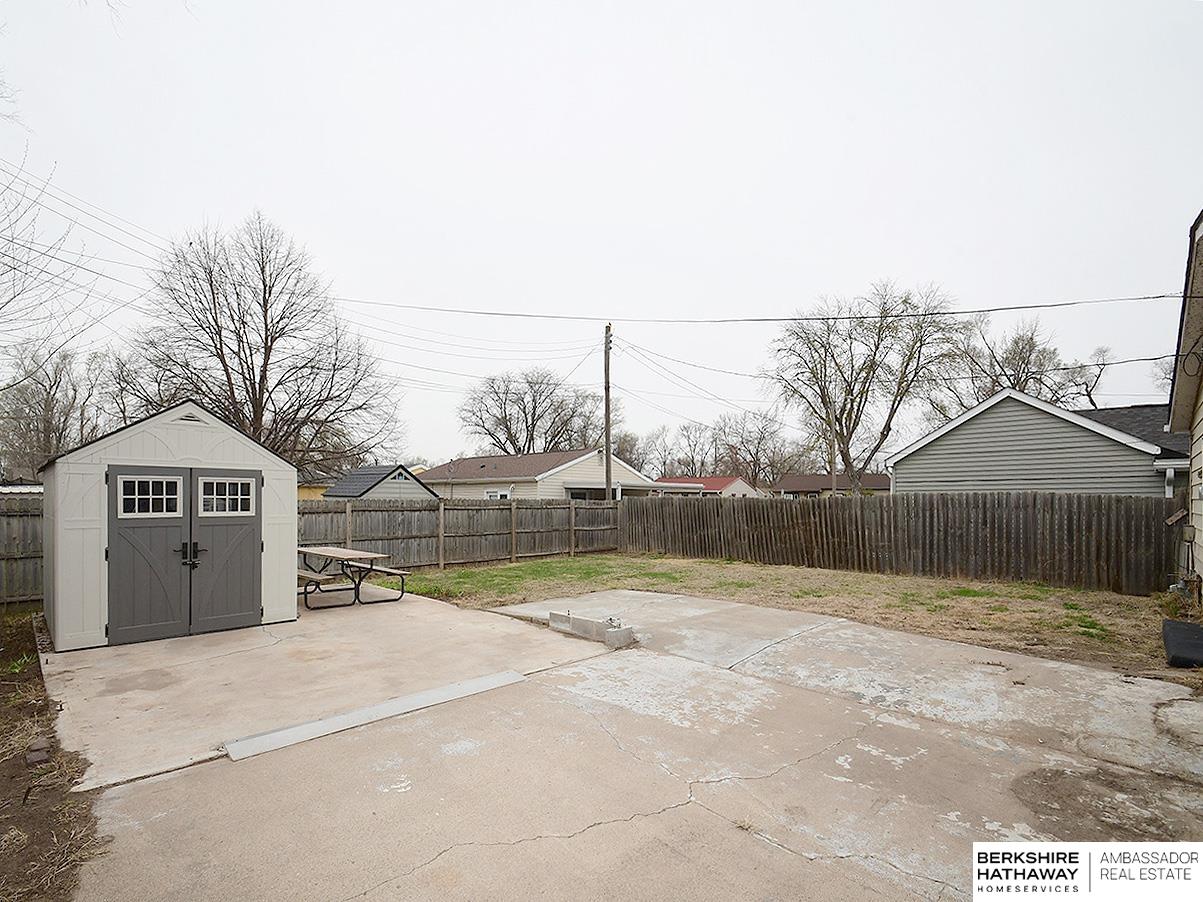 Carter Lake, Iowa 51501, United States, 3 Bedrooms Bedrooms, ,2 BathroomsBathrooms,Residential,Pending,105219