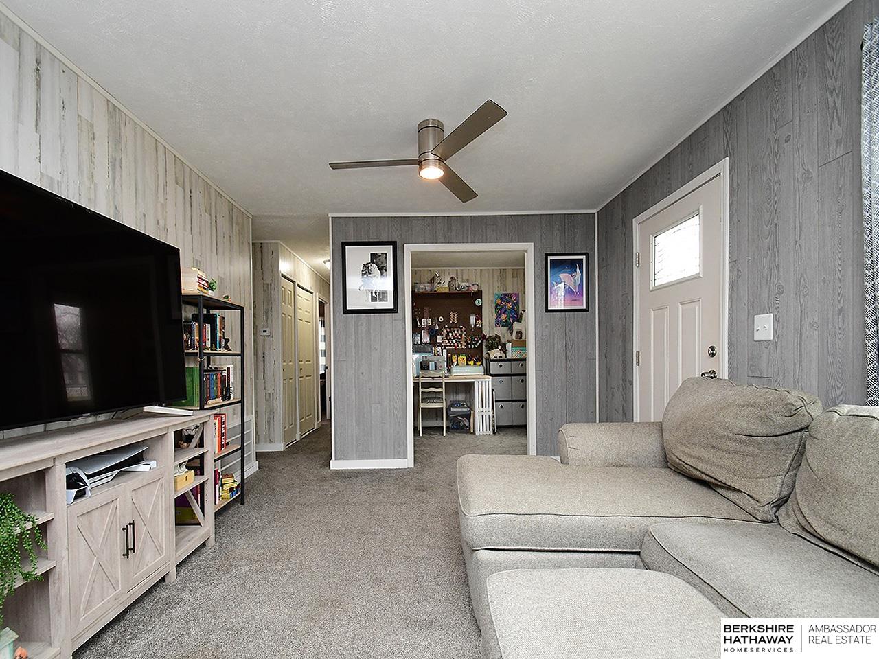 Carter Lake, Iowa 51501, United States, 3 Bedrooms Bedrooms, ,2 BathroomsBathrooms,Residential,Pending,105219