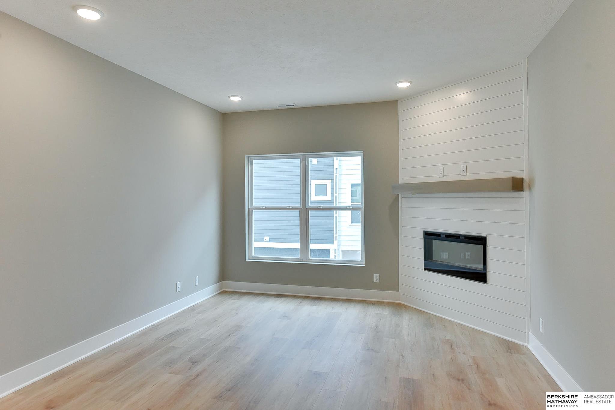 Omaha, Nebraska 68108, United States, 2 Bedrooms Bedrooms, ,3 BathroomsBathrooms,Residential,Active,94885