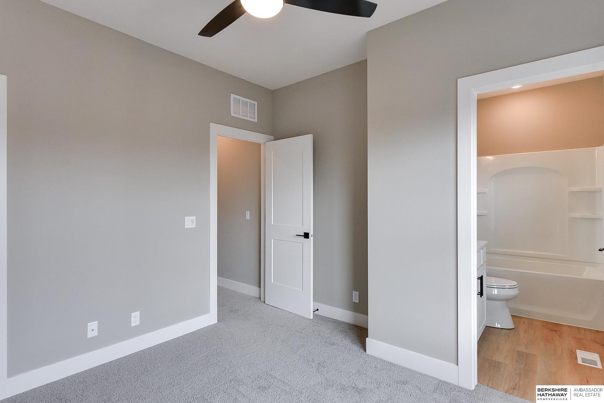 Omaha, Nebraska 68108, United States, 2 Bedrooms Bedrooms, ,3 BathroomsBathrooms,Residential,Active,94885