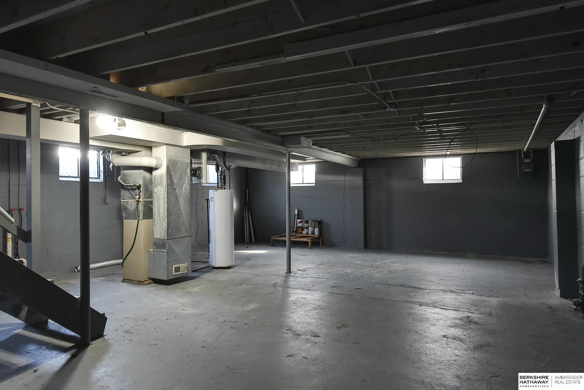 Omaha, Nebraska 68114, United States, 3 Bedrooms Bedrooms, ,1 BathroomBathrooms,Residential,Pending,4365